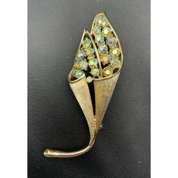 Vintage CORO Stunning AB Aurora Borealis RHINESTONES Gold Tone Flower Brooch - Picture 1 of 5